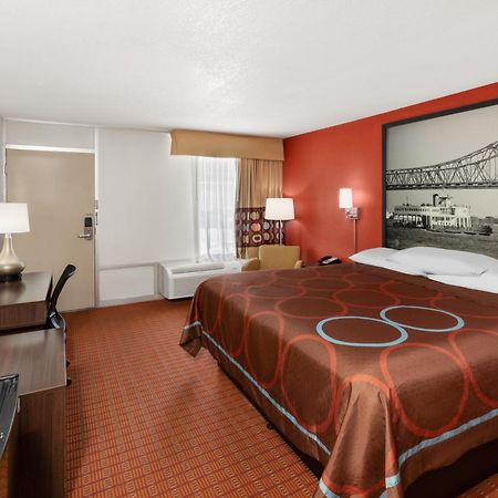Super 8 By Wyndham Baton Rouge/I-10 Motel Bagian luar foto