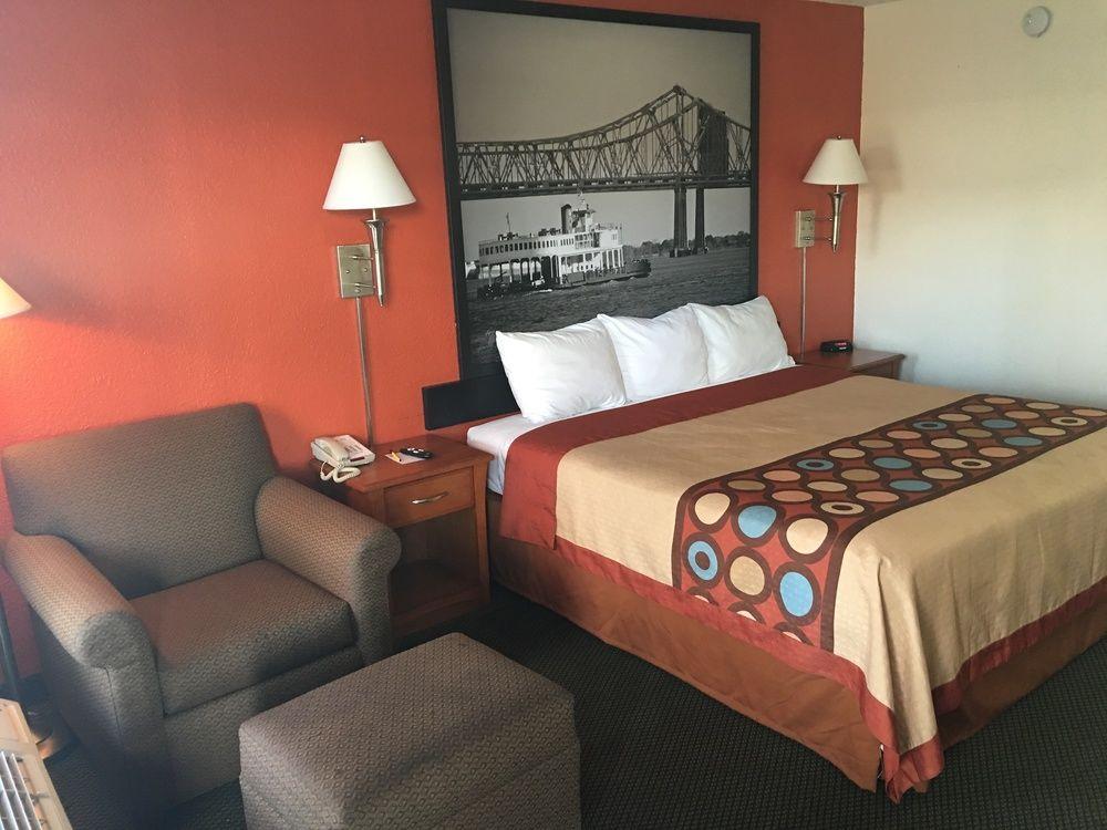 Super 8 By Wyndham Baton Rouge/I-10 Motel Bagian luar foto