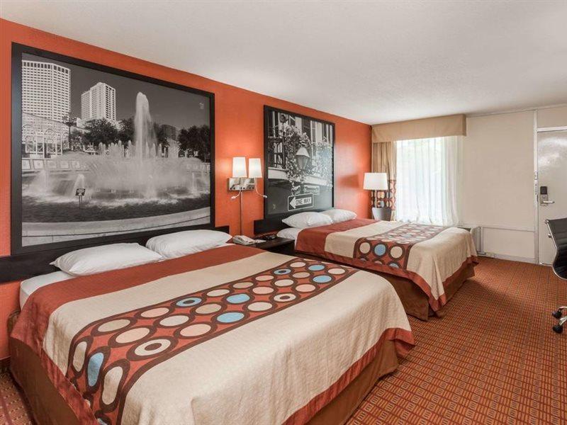 Super 8 By Wyndham Baton Rouge/I-10 Motel Bagian luar foto