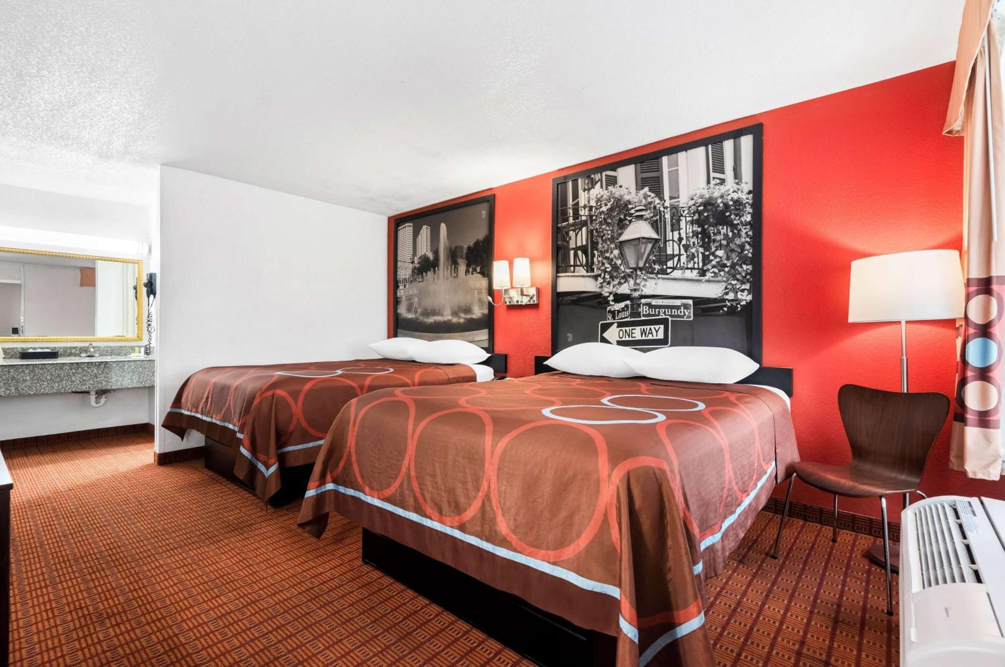 Super 8 By Wyndham Baton Rouge/I-10 Motel Bagian luar foto