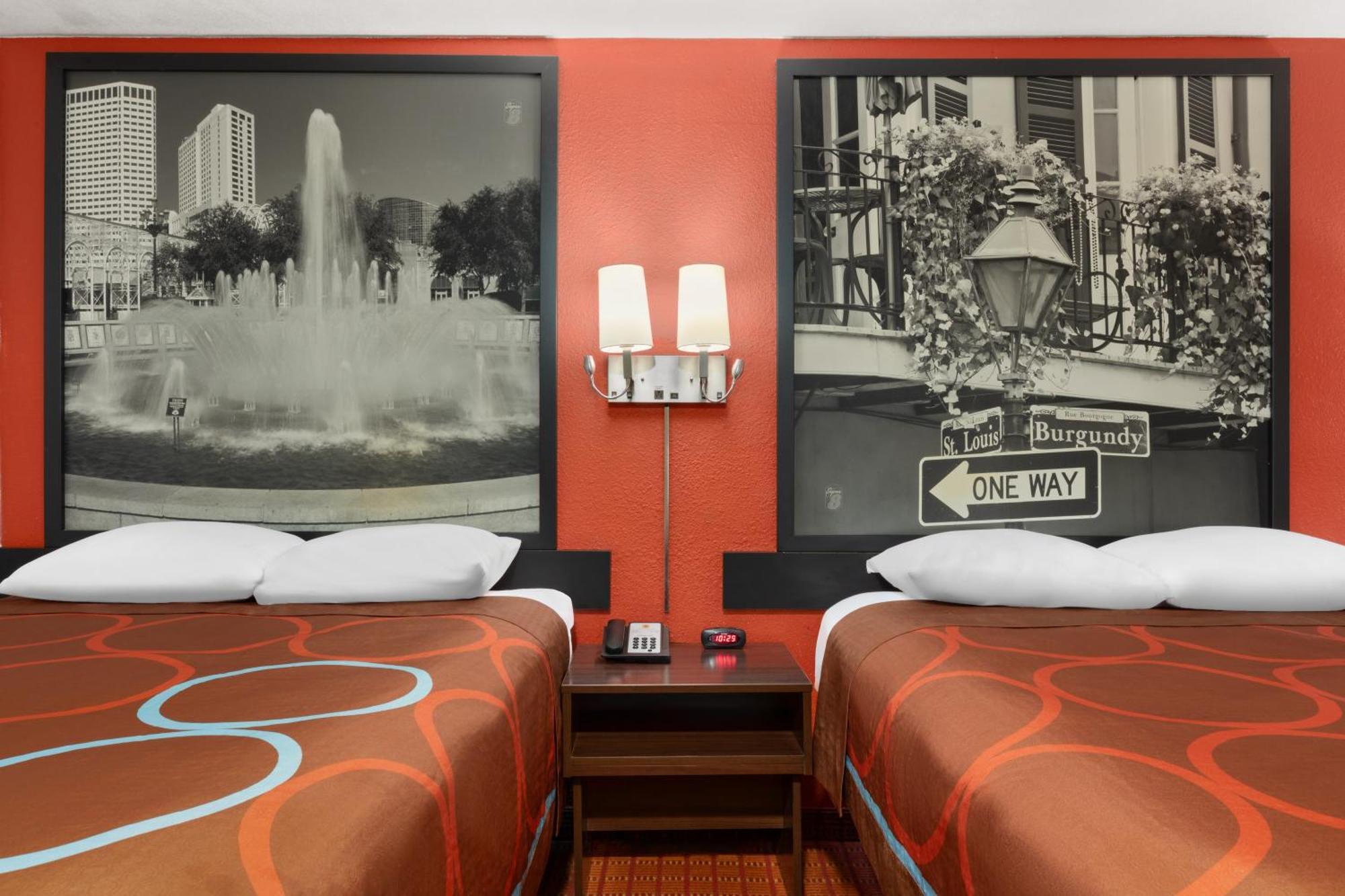 Super 8 By Wyndham Baton Rouge/I-10 Motel Bagian luar foto